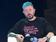 Артемий Лебедев заступился за высадившую из поезда кота проводницу