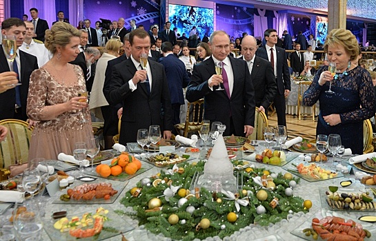 Кто был на новогоднем корпоративе у Путина? (ФОТО)