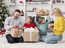 Психолог рассказала, какие подарки могут навредить детям