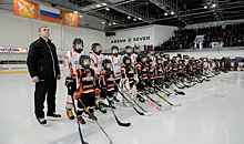 Воронежский губернатор передал открывшейся хоккейной школе сертификат на 5 млн рублей