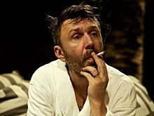 Шнуров раздал деньги за фотожабы