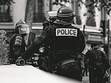 В Париже автомобиль въехал в толпу футбольных фанатов