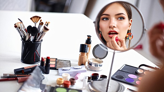 Визажист дал советы для стойкого макияжа