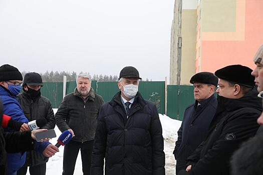 Белозерцев поручил обеспечить достройку жилого дома в Сердобске
