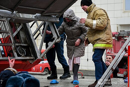 Обыкновенные герои: работники ТЦ в Кемерове спасли десятки людей