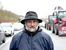 Фермеры заблокировали крупную автостраду на границе Франции и Бельгии