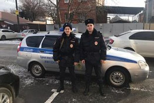 В Краснодаре полицейские отговорили пьяного мужчину прыгать с моста