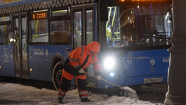 Власти сообщили о работе наземного транспорта в НГ