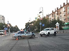 В аварии с тюменским такси пострадали 5 человек