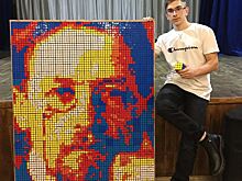 Школьник из Костромы сделал из кубиков Рубика Чехова и Галустяна