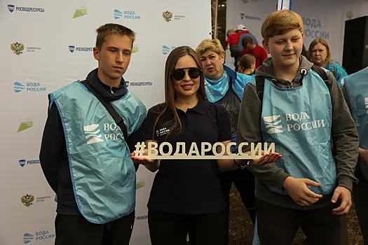 Звезда «Уральских пельменей» Юлия Михалкова навела порядок на Тургояке