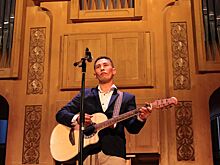 Блогер-шиномонтажник выступил в органном зале Челябинска