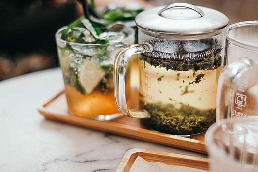 Мифы и польза: можно ли утолять жажду чаем