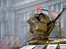Российским военным повысили оклады