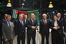 Глава Адыгеи отметил день флага республики вместе с представителями диаспоры в Турции