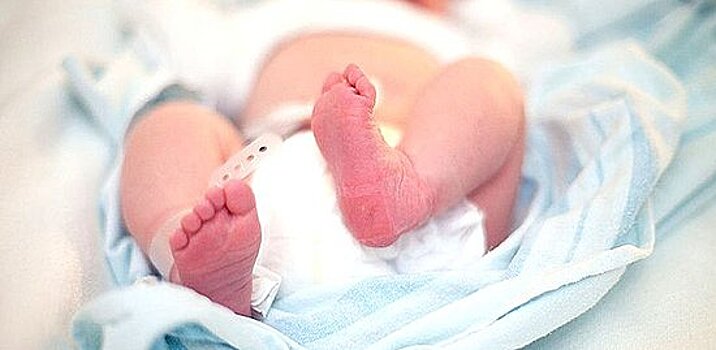 Волгоградка, бросившая младенца в подъезде, обвинила врачей в краже ребенка