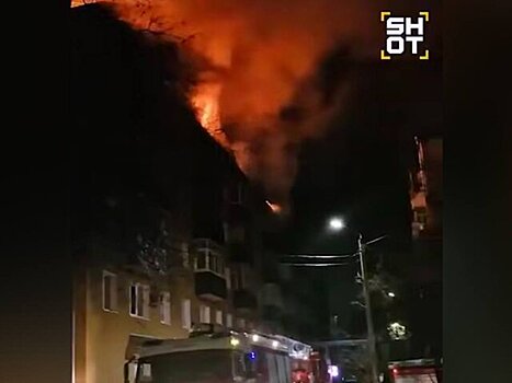 Кровля жилого дома загорелась в Оренбурге