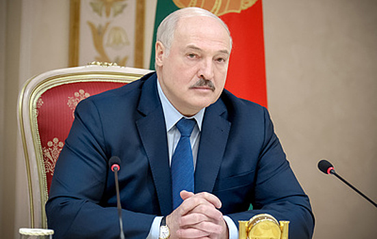 Лукашенко заявил, что США показали Зеленскому его место