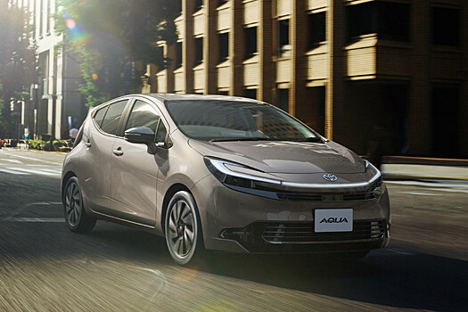 Обновлен хэтч Toyota Aqua