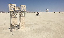 «Дует ветер 30–40 км/ч, пыльные бури, жара днём и холод ночью»: уральцы — о фестивале Burning Man