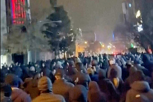 Протестующие в Иране обвинили полицию в жестокости