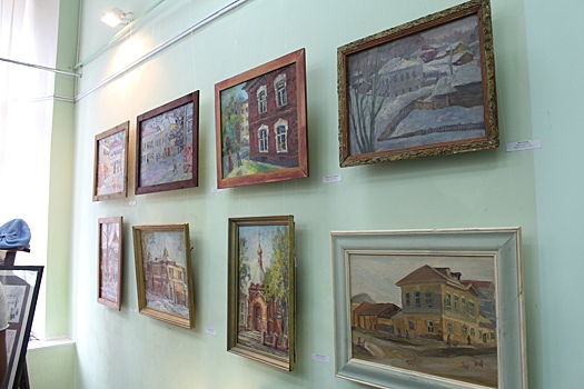 Открытие выставки в Глазове, бессрочный маткапитал и смерть Рутгера Хауэра: что произошло минувшей ночью