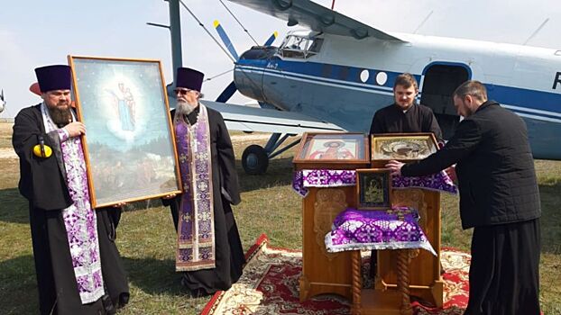 В Волгоградской области святых покровителей с воздуха просили об избавлении от вредоносного поветрия