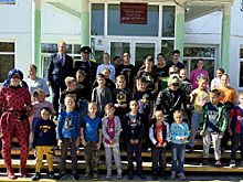 В Магаданской области в День знаний полицейские и общественники подарили подшефным ребятам отличное настроение и заряд бодрости