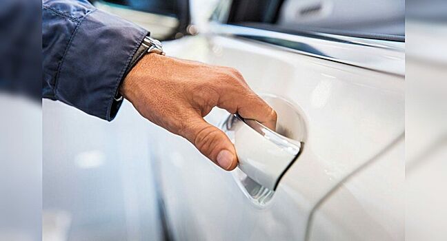 Почему кузов автомобиля бьет током