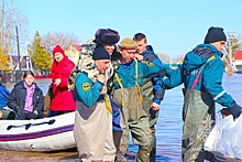 Вода прибывает, воют сирены: оперативная сводка об эвакуации людей из Орска и окрестностей