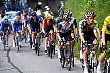 «Тур де Франс» — 2023, на 14-м этапе в массовый завал попали 50 гонщиков, организаторы остановили гонку — подробности