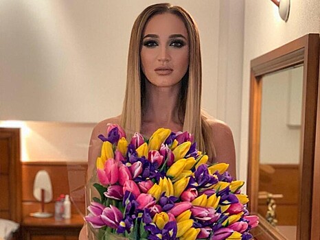 «Сегодня у меня самая настоящая весна»: Ольга Бузова опубликовала пикантное фото с тюльпанами