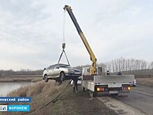 В Воронежской области водитель упавшей в пруд машины ответит за гибель девочки и женщин