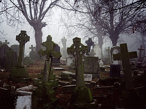 Старинный погост уходит под землю на Введенском кладбище