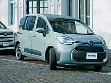 Дилеры начали поставлять в Россию микровэны Toyota Sienta