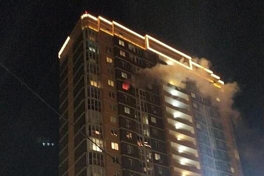 «Будут еще жертвы»: новое видео с места пожара во Владивостоке напугало людей