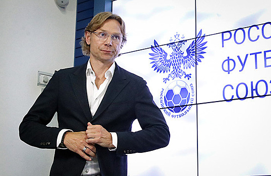 Пять голкиперов на отборочные матчи ЧМ: Карпин представил итоговый состав сборной России по футболу