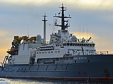 Во Вьетнаме моряки ТОФ спасли экипаж «аварийной» подлодки