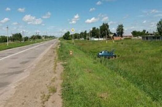 МВД: В ДТП под Самарой пострадала автомобилистка и ее семилетняя пассажирка