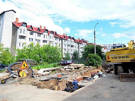 Врезку водопровода на ул. Петина проводят по особой технологии