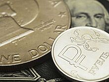 Рубль укрепился к евро и доллару