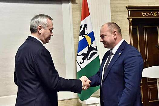 Андрей Травников наградил лучших работников дорожного хозяйства и автомобильного транспорта Новосибирской области