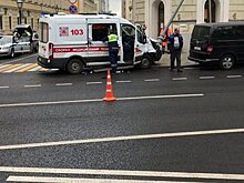 Машина скорой помощи врезалась в столб на Воздвиженке