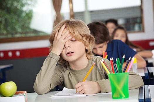 Школьников России спасут от избыточной "домашки" и "внеурочки"