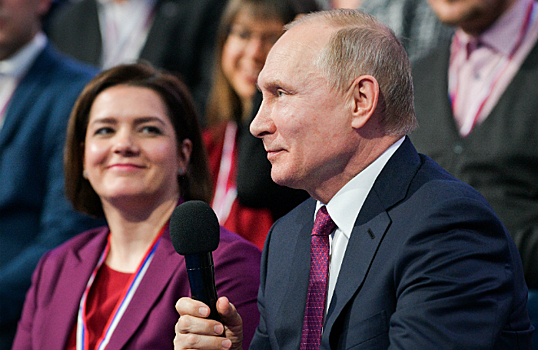 «Все мои предки были крепостными крестьянами, а я — президент». Блиц для Путина