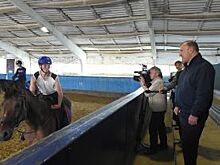 Мурат Кумпилов посетил республиканскую конно-спортивную школу