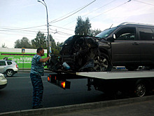 Внедорожник протаранил вазовскую легковушку