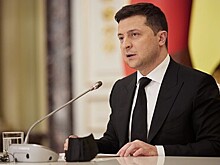 Зеленский отказался верить в российское вторжение и увидел врагов внутри Украины