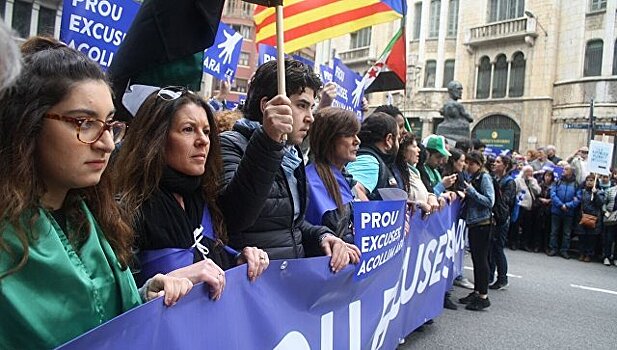 В Барселоне прошла масштабная акция в поддержку беженцев