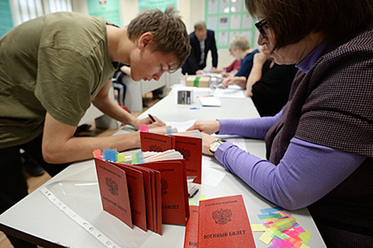 Уклонисты от армии лишатся доступа к госслужбе